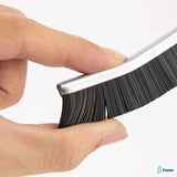 Brosse De Nettoyage Des Crevasses À Poils Durs.